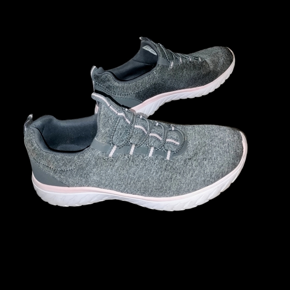 Size 7W gym shoes